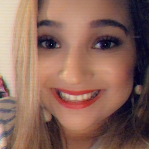 Meet your Posher, Jennifer - Picture 2 of 2